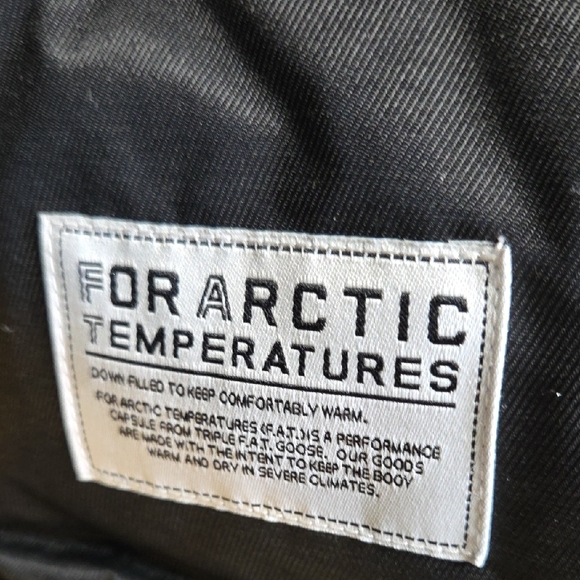 TRIPLE FAT GOOSE Black Vest with COYOTE Fur Trim Size XS - Picture 7 of 10